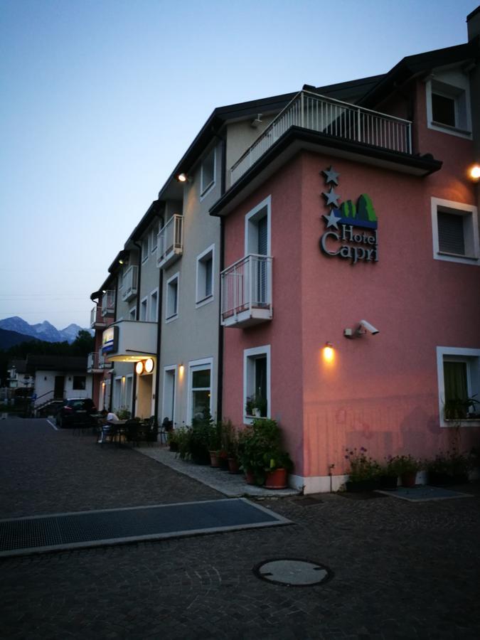 Hotel Capri Понте-нелле-Альпи Экстерьер фото